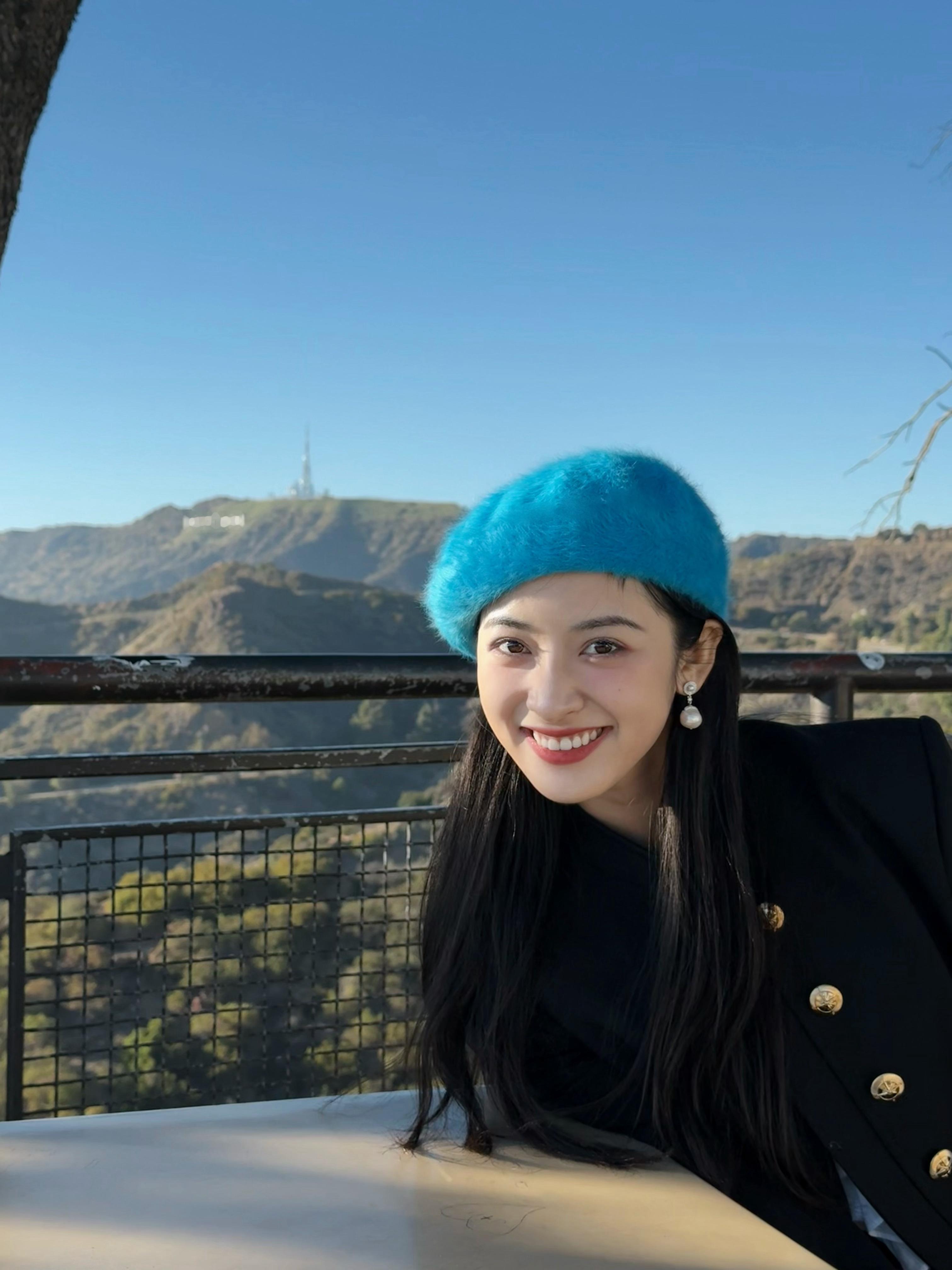 笑鼠了这个小沈月 HOLLYWOOD欢迎你 文娱世界欢迎你[鲜花] ​​​