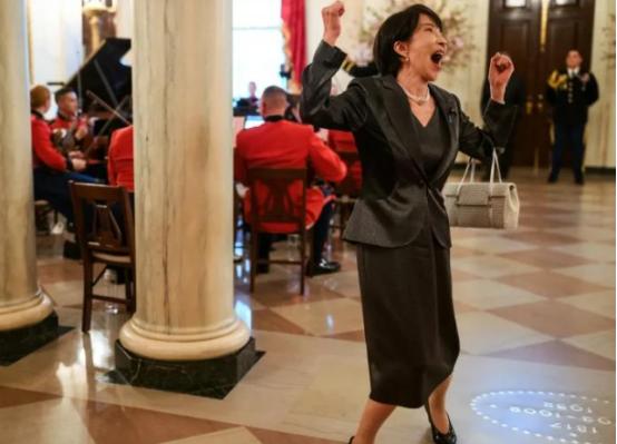 前一阵驻日美军嘉手纳基地司令自己就招了，他们基地的空军部队也参与了对伊朗的军事打