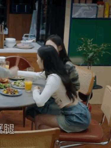这就是女孩子学习跳舞的意义吧，刘浩存的体态也太优秀了！刘浩存 舞蹈生 体态