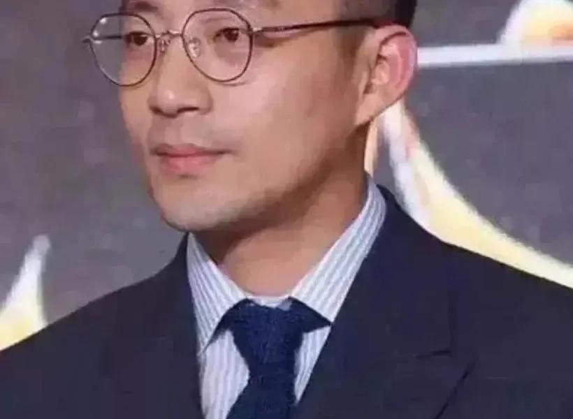 都说：＂一日夫妻，百日恩，百日夫妻似海深＂那么十年婚姻呢？
再看他们历经那么久的