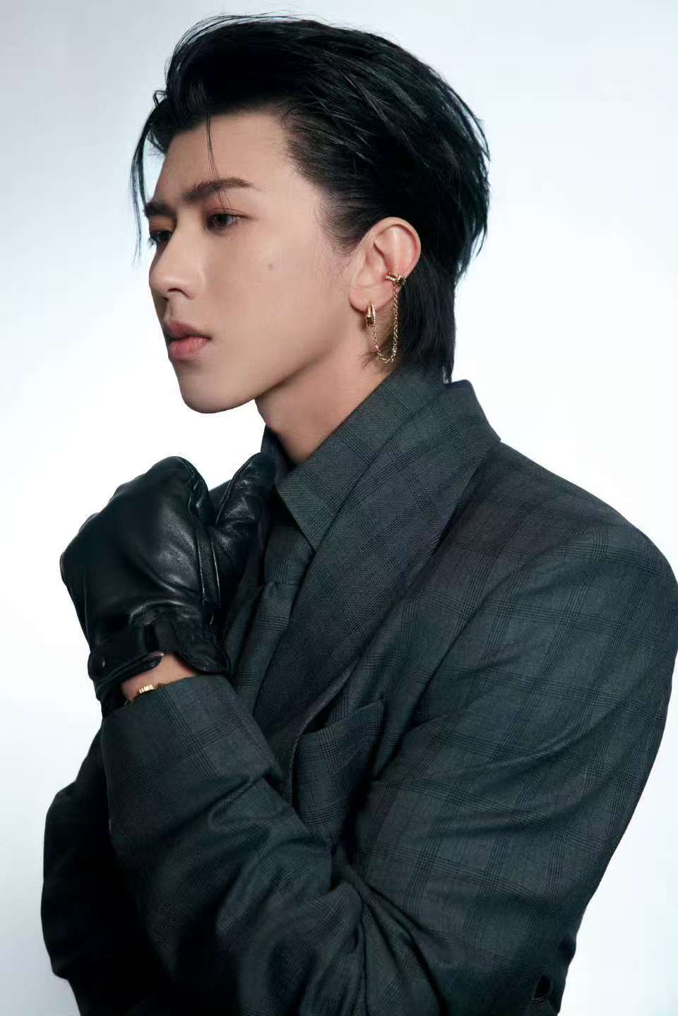 蔡徐坤循光而行蔡徐坤奔赴相遇蔡徐坤奔赴相遇，循光而行，好帅呀 