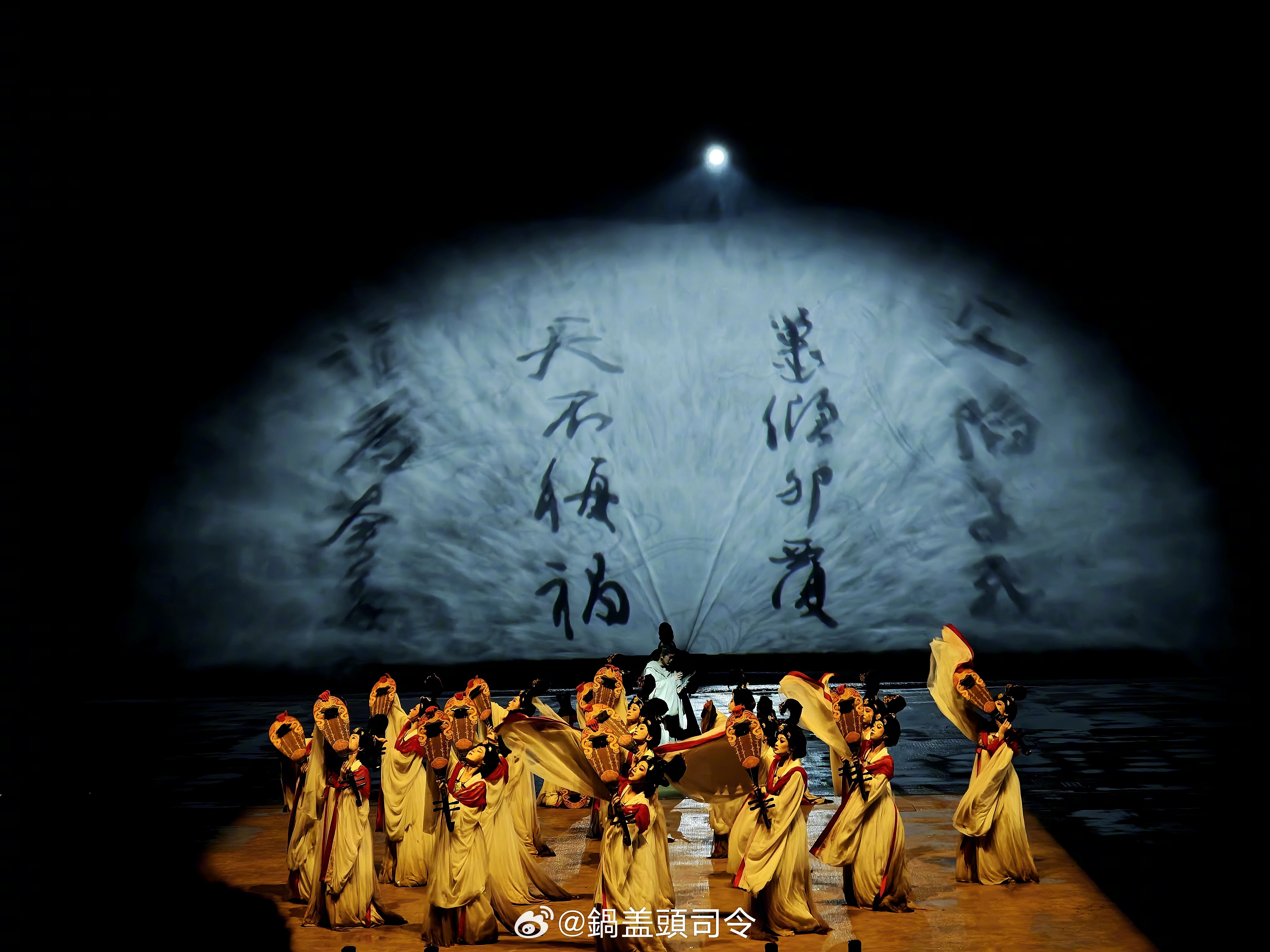 #第六届山东网络文明周#雨天游古城，别有一番风味。解锁另一种绝美打开方式——雨水