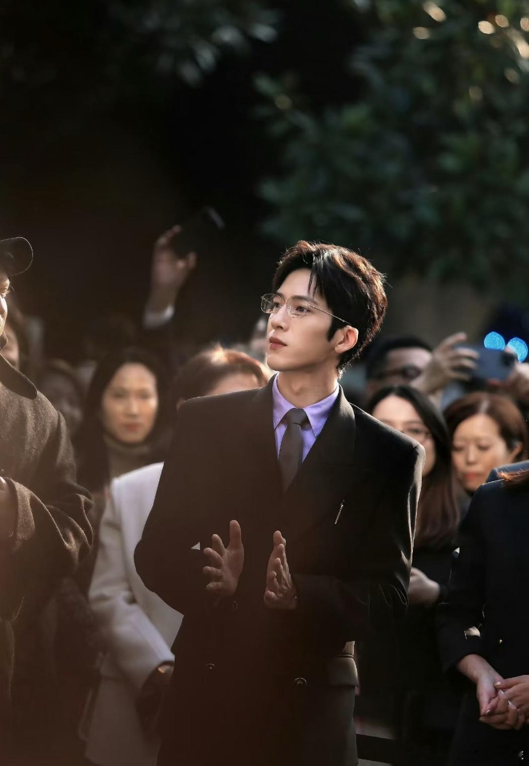 现在看到井柏然脑海里只浮现两个字“腔调” 