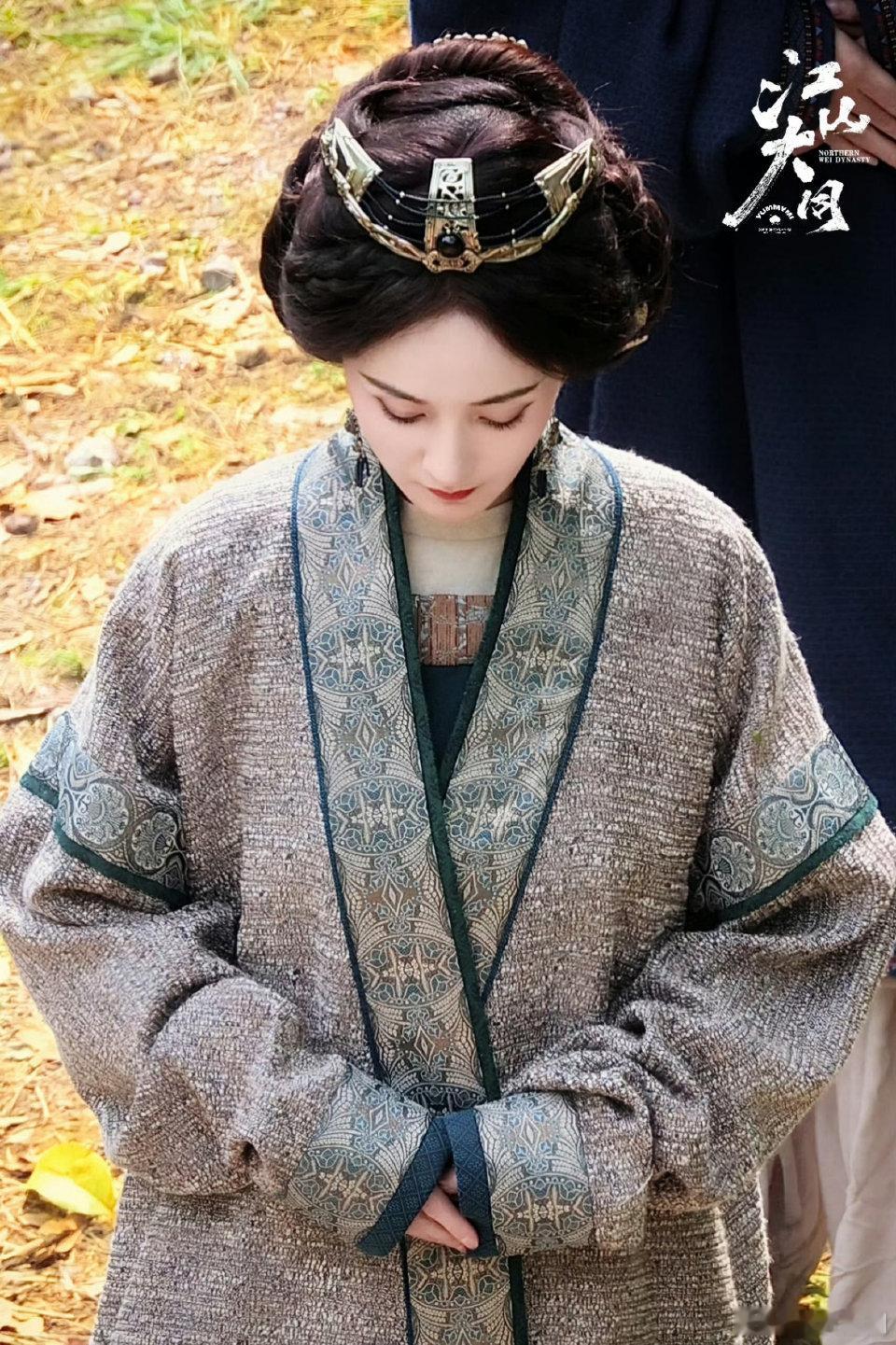 杨幂江山大同最新造型路透，好美啊😻这是冯皇后还是冯太后
