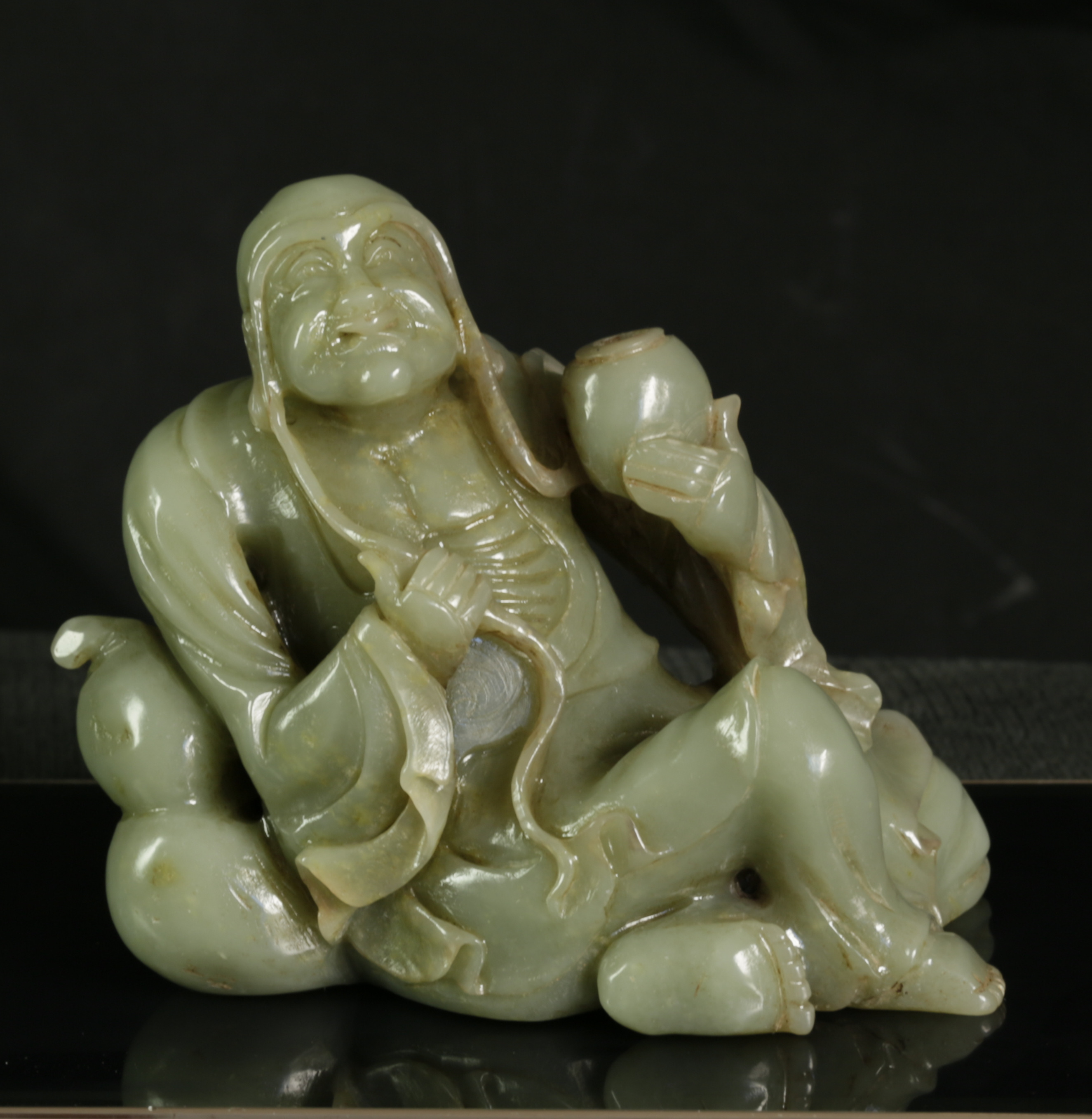 清 . 和田玉阿氏多尊者长眉罗汉雕像摆件一件尺寸：重658.3克，宽114MM，
