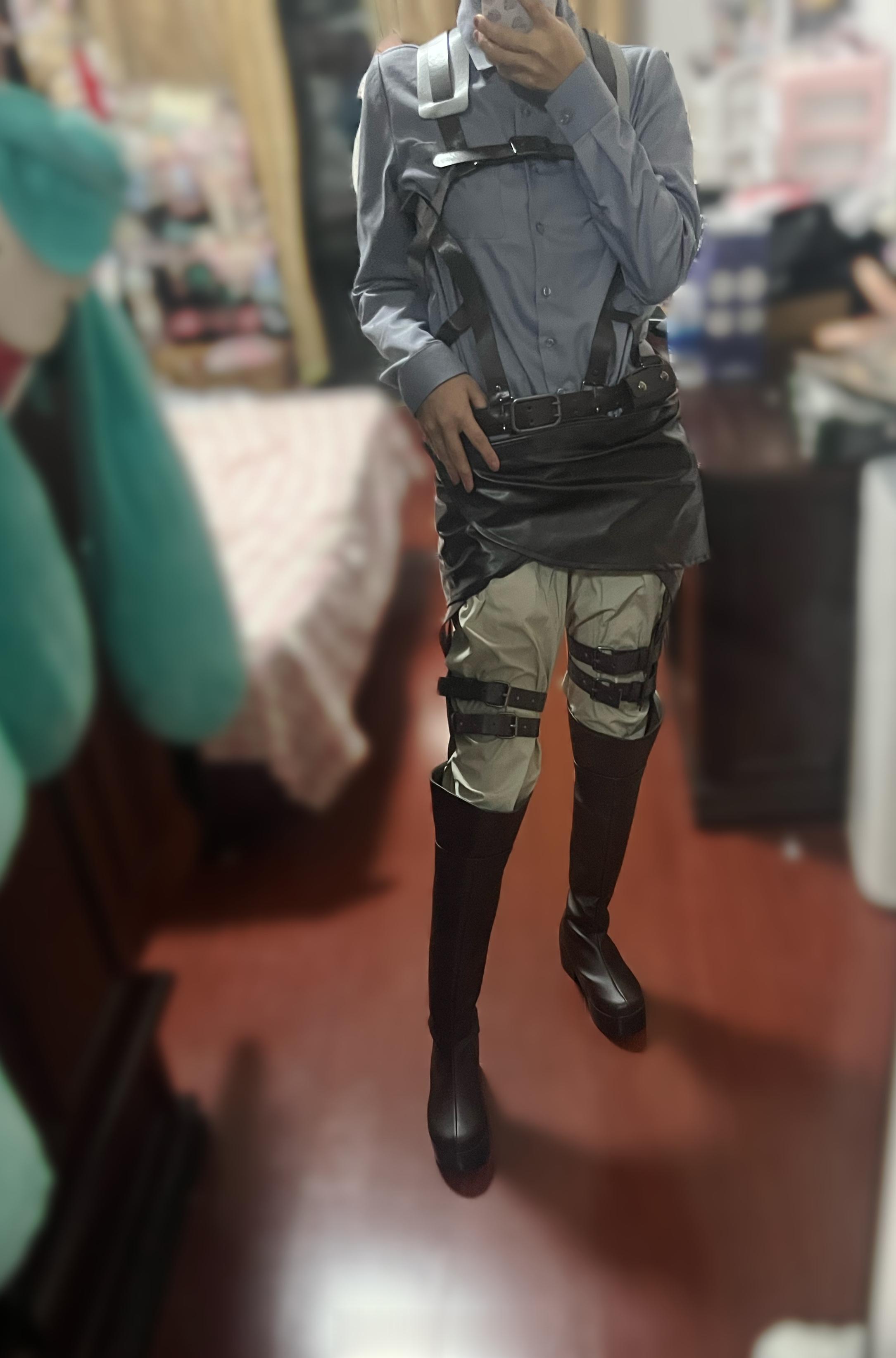 [微笑]大战皮带组，之前看网上说要穿两个小时我还觉得夸张，看着纸质和网上的教程也