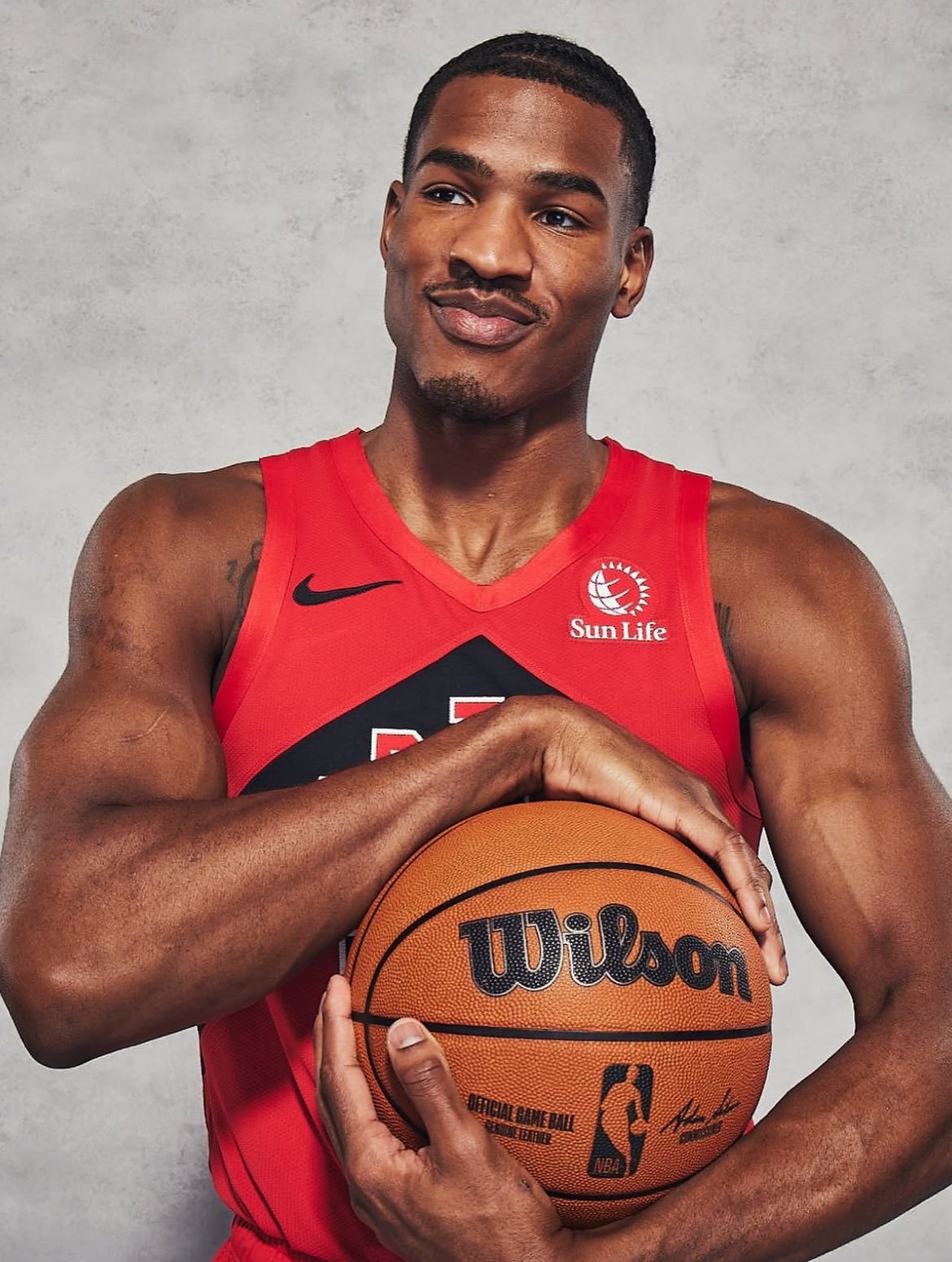 篮网得到：阿巴基、32猛龙次轮、350万现金猛龙得到：保罗快船得到：篮网这边马林