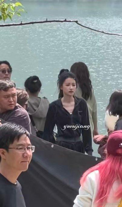 谁给孙怡搞的雷霆造型孙怡眼线 谁给孙怡搞的雷霆造型，这大黑眼线也太有冲击力了吧！