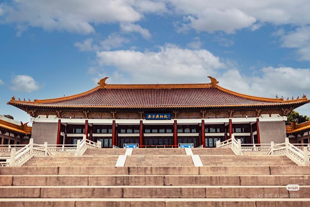 江苏成立调查组彻查南博文物管理问题
【江苏省委省政府成立调查组，对南京博物院文物