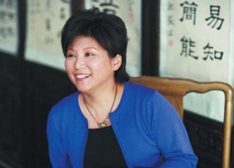 北京中医药大学教授曲黎敏，再次语出惊人，振聋发聩！她说：“男人只要老伴一死了，不