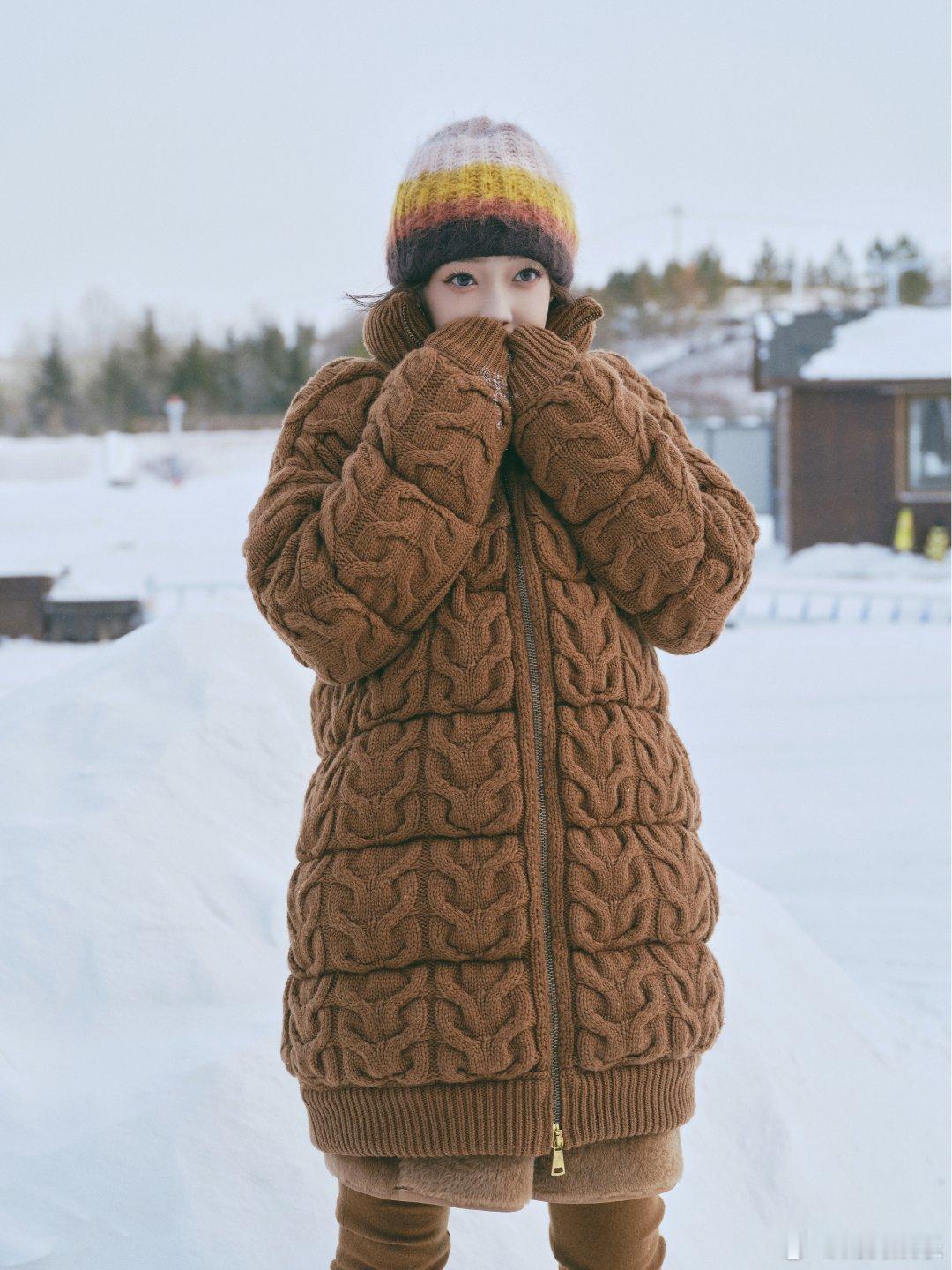 #硬糖少女303##希林娜依高# 今日份糖妹新鲜物料希林娜依高乐在旅途工作室更新