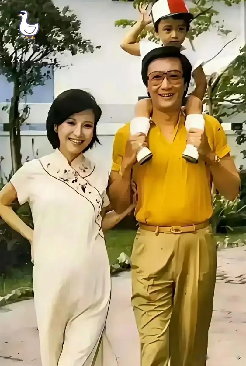 谢贤在86岁那年接受采访被问有没有最遗憾的事，他突然顿住开始流眼泪不受控制的哭起