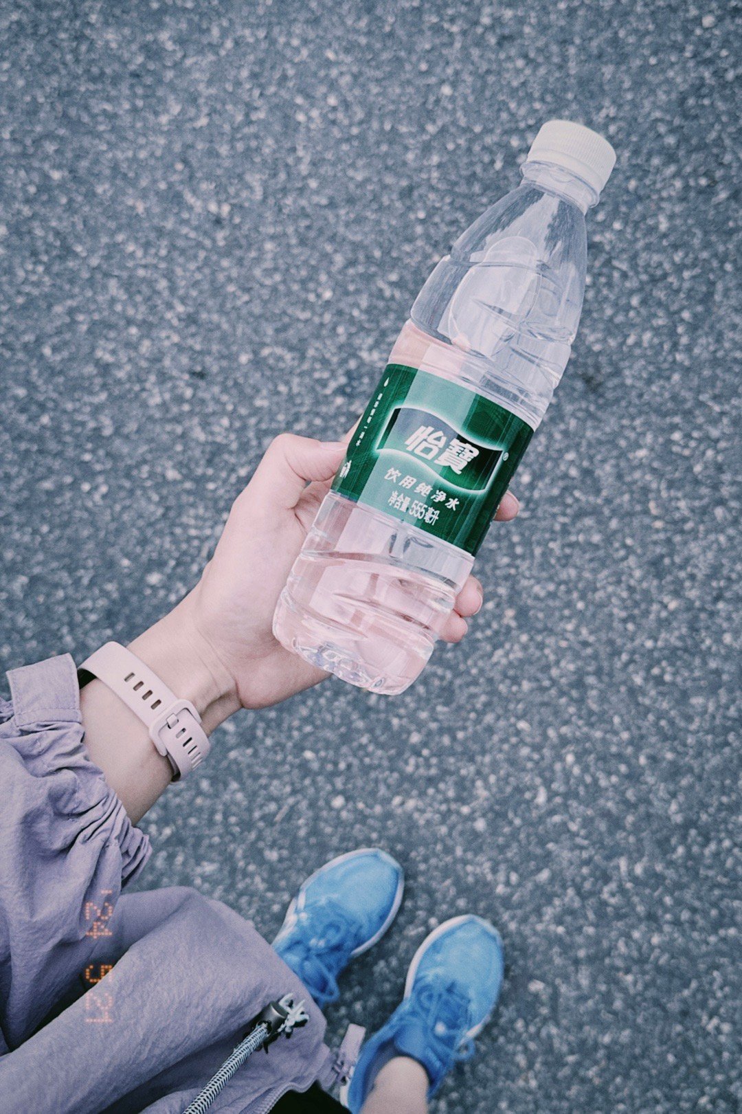 今天继续晚饭前跑步🏃‍♀️🚌路上时间有点延迟所以到家有点晚了到家一顿操作火速