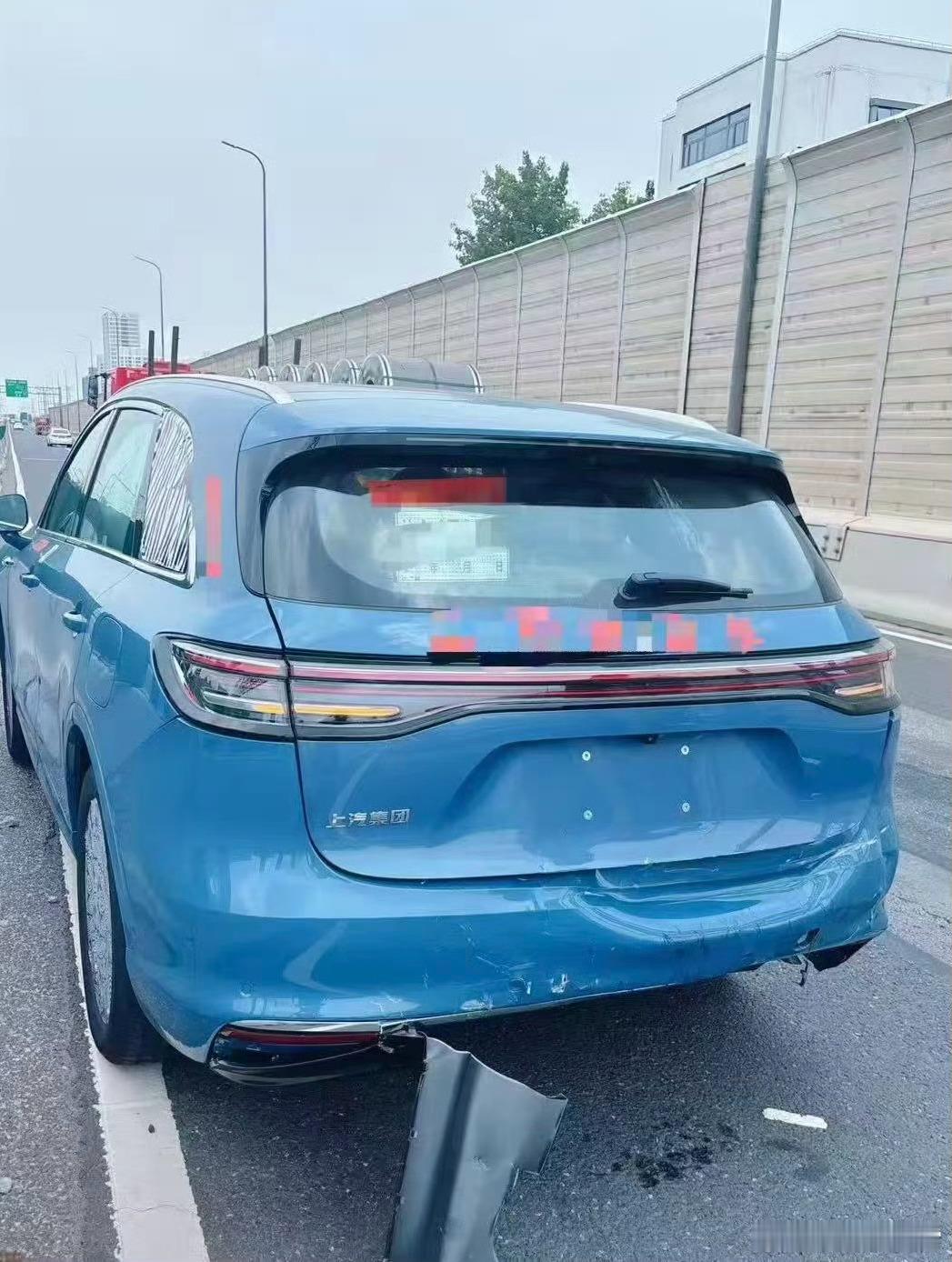 好家伙，这波追尾无形中给尚界H5宣传了一波，宝马撞上了尚界路测车，从图里面可以看