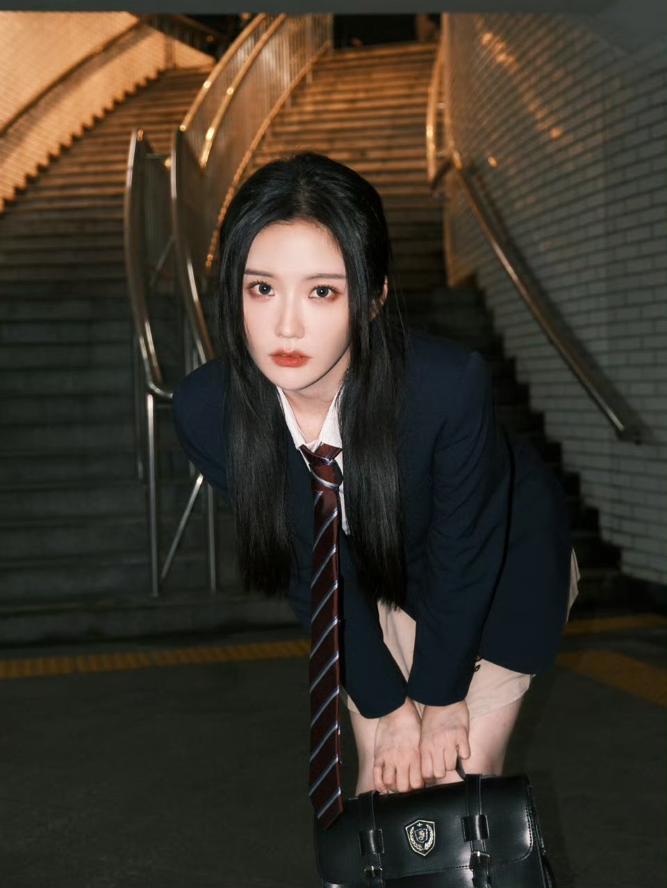 王艺瑾～～学妹风腿嘎嘎长王艺瑾气质美女明星妆容大赏 ​​​