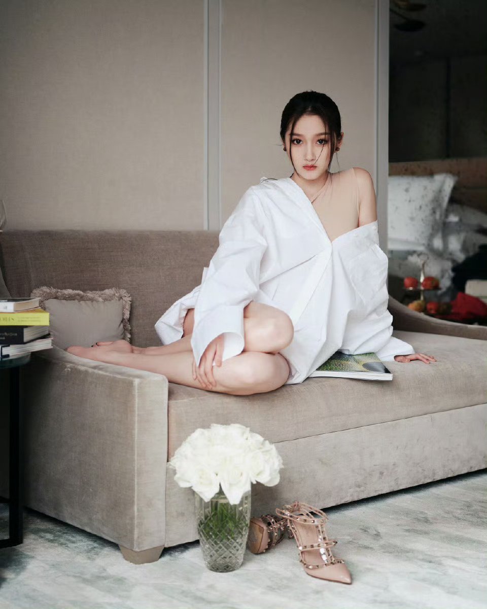 关晓彤～～绝美造型关晓彤[超话]美女明星同款 ​​​