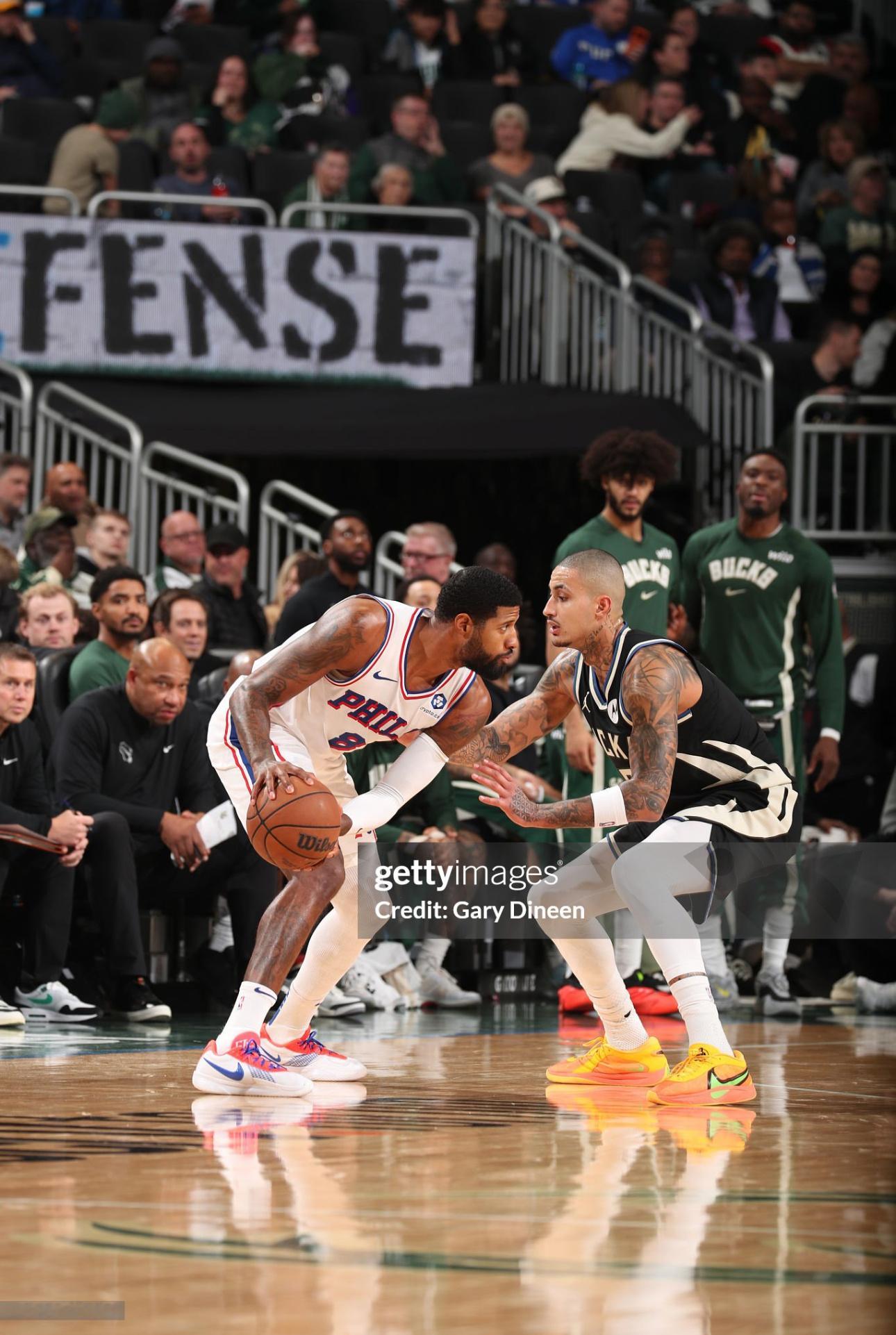 全场比赛结束：76人队背靠背客场116-101战胜雄鹿队，球队取得三连胜！状态回