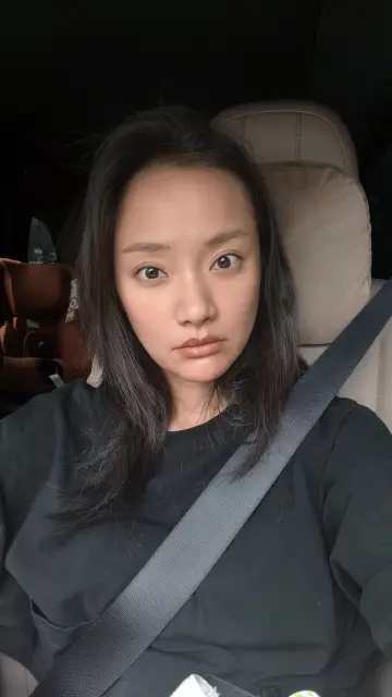 这两天在广州的工作，是我这三年来强度最大的全是大户外，回北京一看脸蛋黢黑。我这才