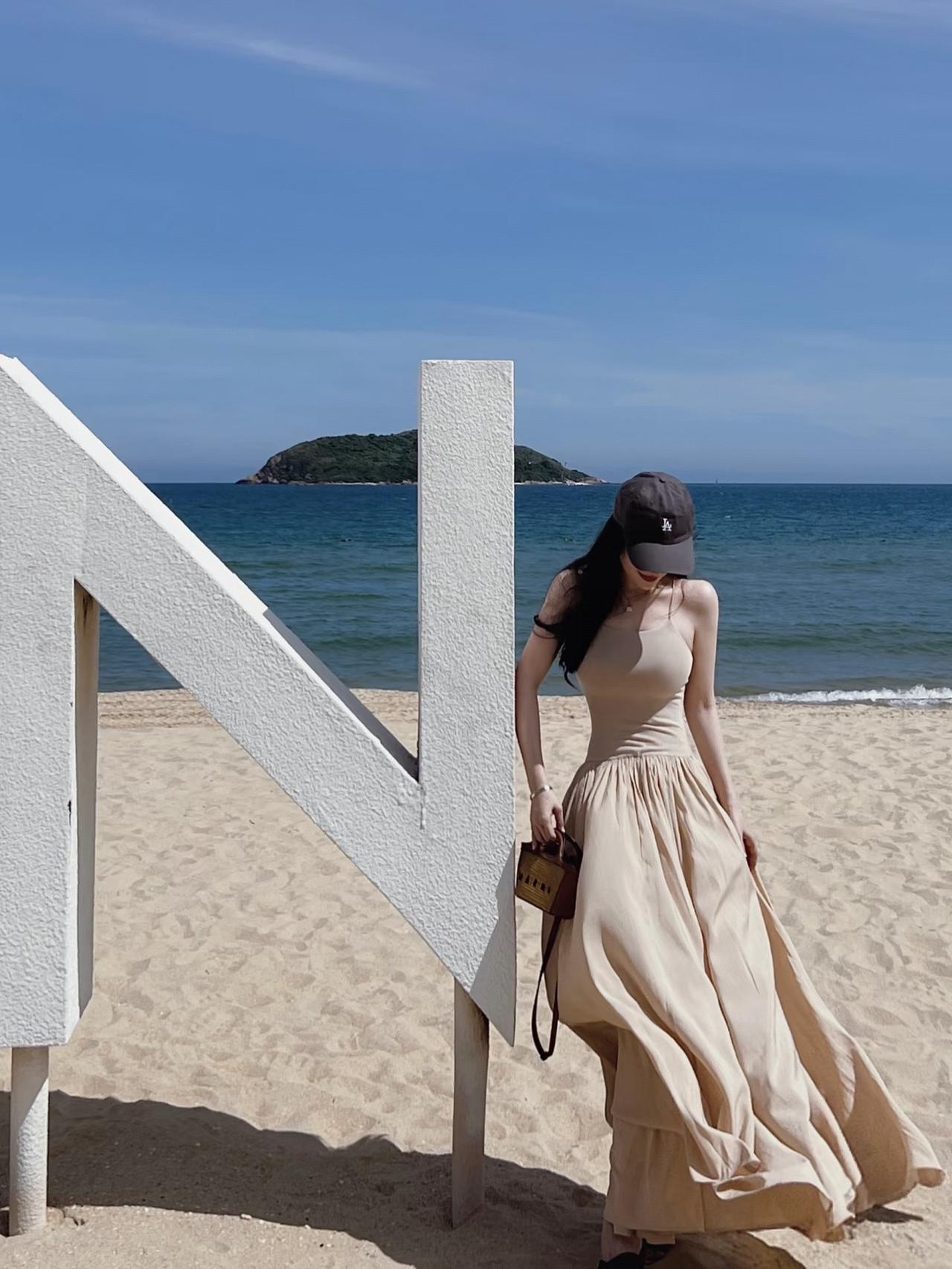 海风拂面，轻纱飘逸。