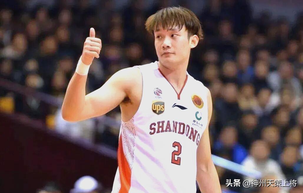 丁彦雨航球衣退役？先问问巩晓彬6号答不答应！
 
丁彦雨航正式退役，11年山东生