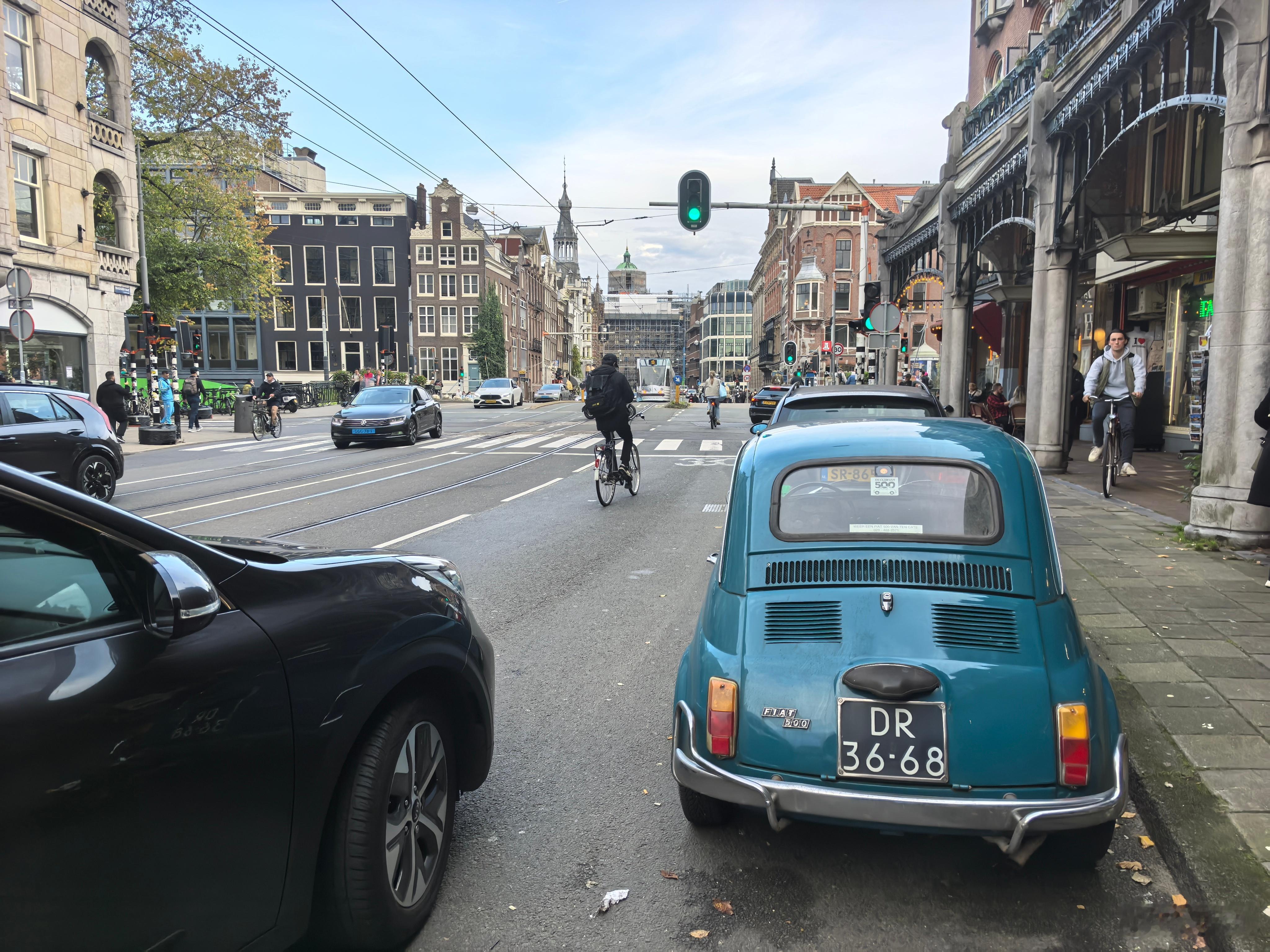 时隔六年又回阿姆斯特丹，有什么好吃好玩的请大家推荐一下。 ​​​