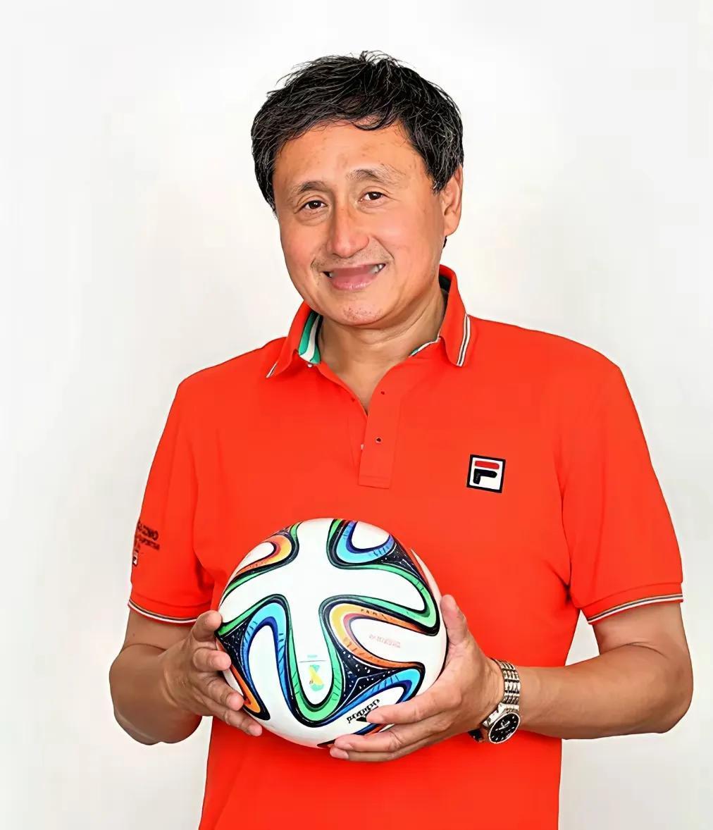 “中国足球的问题不在青训，抓青训不解决问题，根源在普及！” 张路在央视镜头前这句
