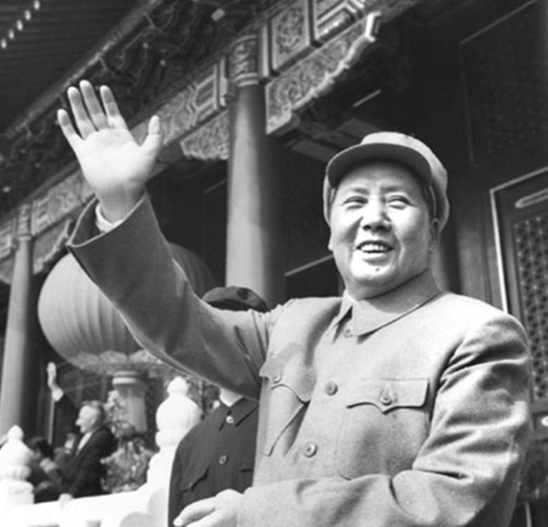 毛主席号召全军加强训练，蒙哥马利到访中国后表示中国有望主导世界和平的发展！
19
