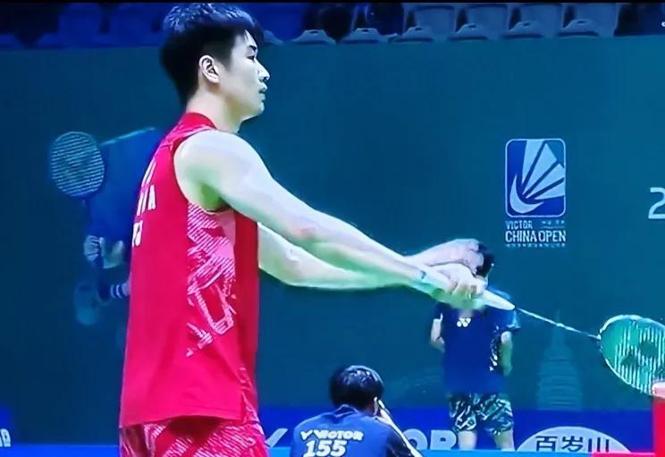 李诗沣2-0轻取伍家朗，挺进中国公开赛男单八强！
 
 
北京时间7月24日，2