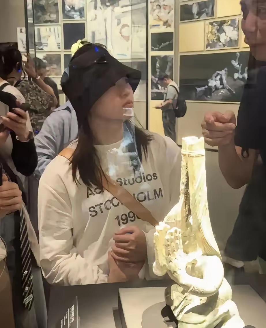 全红婵近照生图曝光，变化真的太大了！曾经留着利落短发、身高143厘米的跳水小丫头