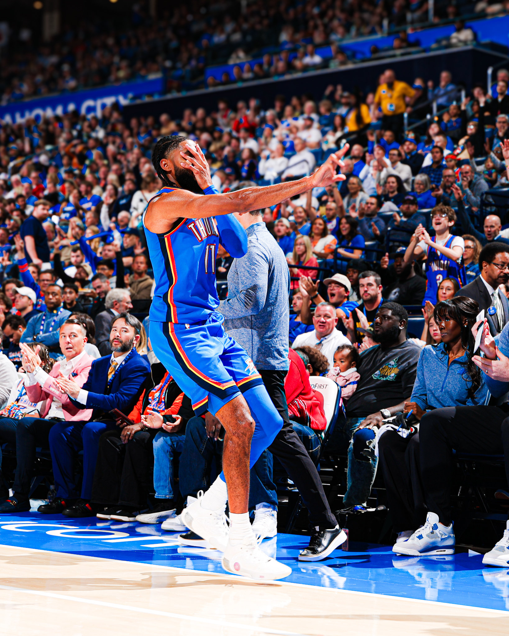 以赛亚乔已经第18次作为替补球员命中5+三分球，此数据在过去四个赛季中高居NBA