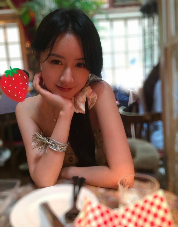 袁冰妍袁冰妍 我想你一定很忙，所以你只看前三个字就好。