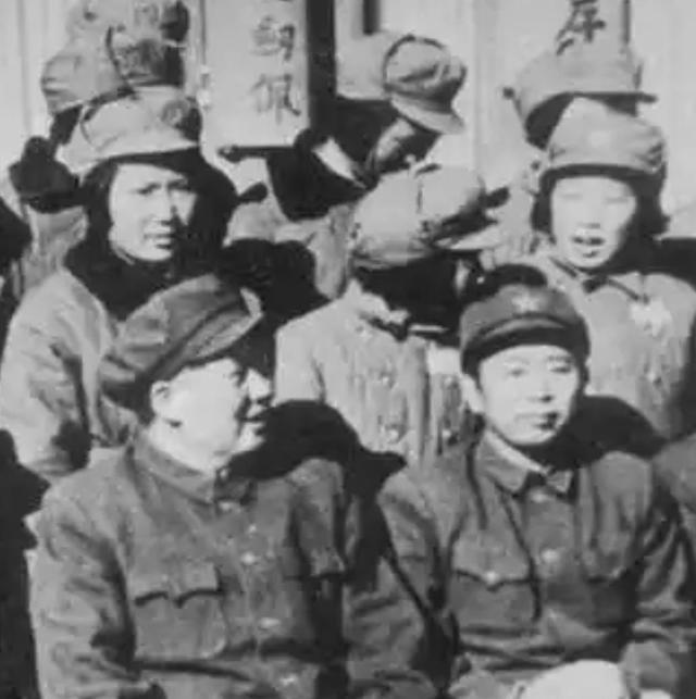 如果1965年刘亚楼没有病逝，在1969年在党的“九大”上能否进入中央政治局？ 