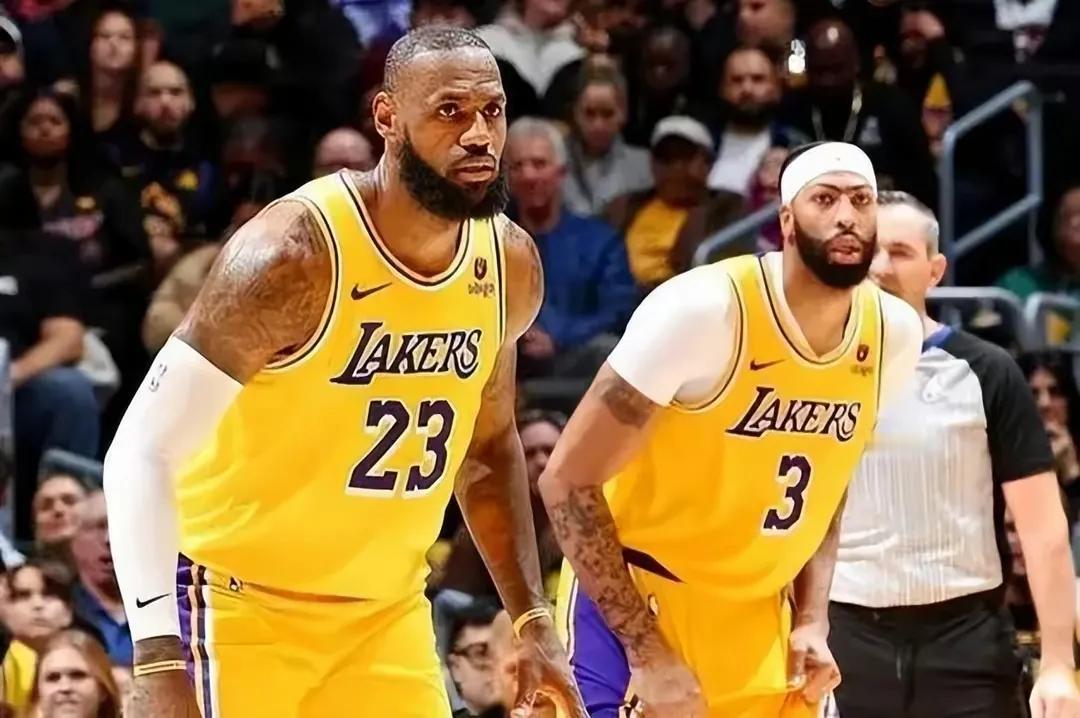 投个票吧！你期待的今年NBA附加赛、季后赛哪几支球队对决？
勇士、湖人、太阳三支