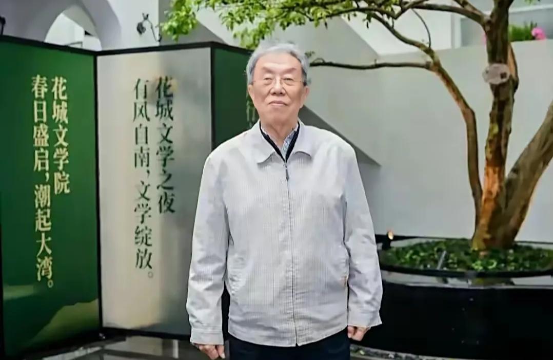 前几天写了一篇关于王蒙先生的短评。
让我没想到的是，这篇短评收到了三百多个评价。