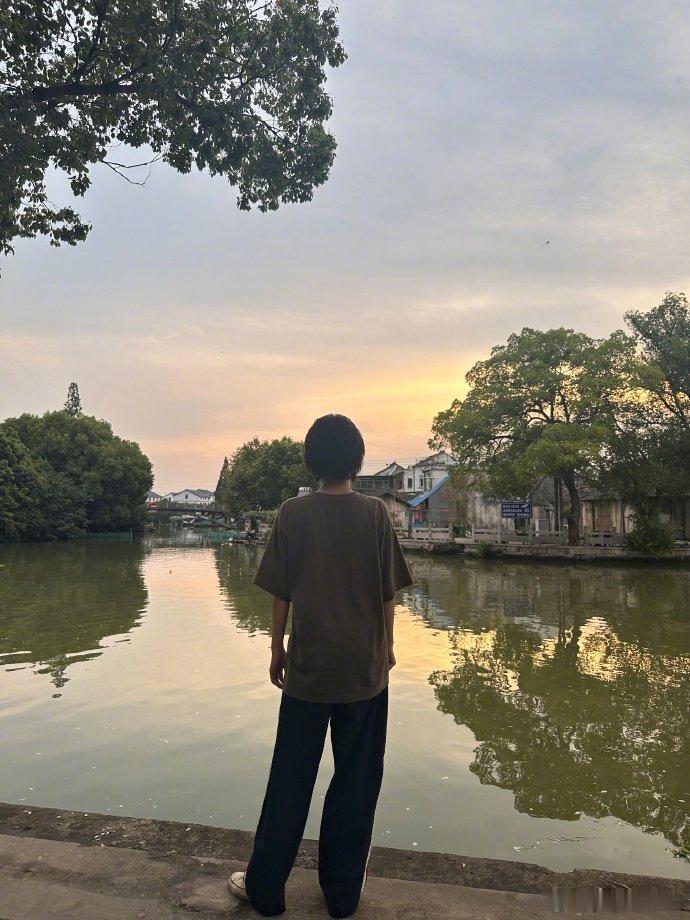 白鹿说后来街角再也没有她的身影白鹿分享《北上》那些事，能看出她和角色相处的时光超