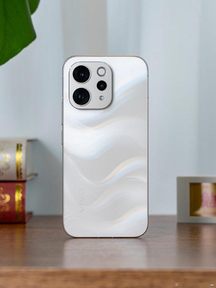 vivo S50告白和田曦薇简直天搭真的太美了，特别治愈的两个宝宝 