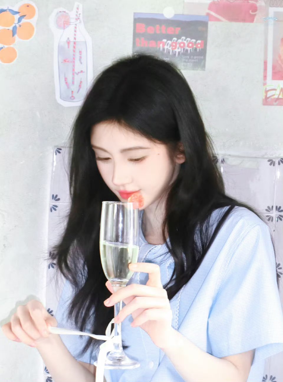 鞠婧祎jjy鞠婧祎苏绿夏有人在奔跑，有人在睡觉，有人在感恩，有人在报怨，有目标的