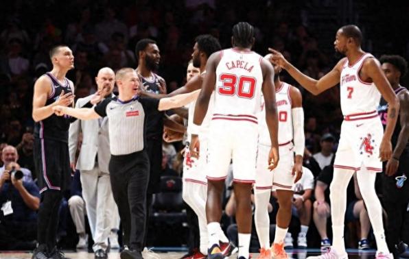 谢泼德影响力真大，但火箭要二选一了

在近期的NBA比赛中，休斯顿火箭队的表现引