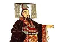 上联：扫平六国平乱世，
下联：完成一统建伟业。