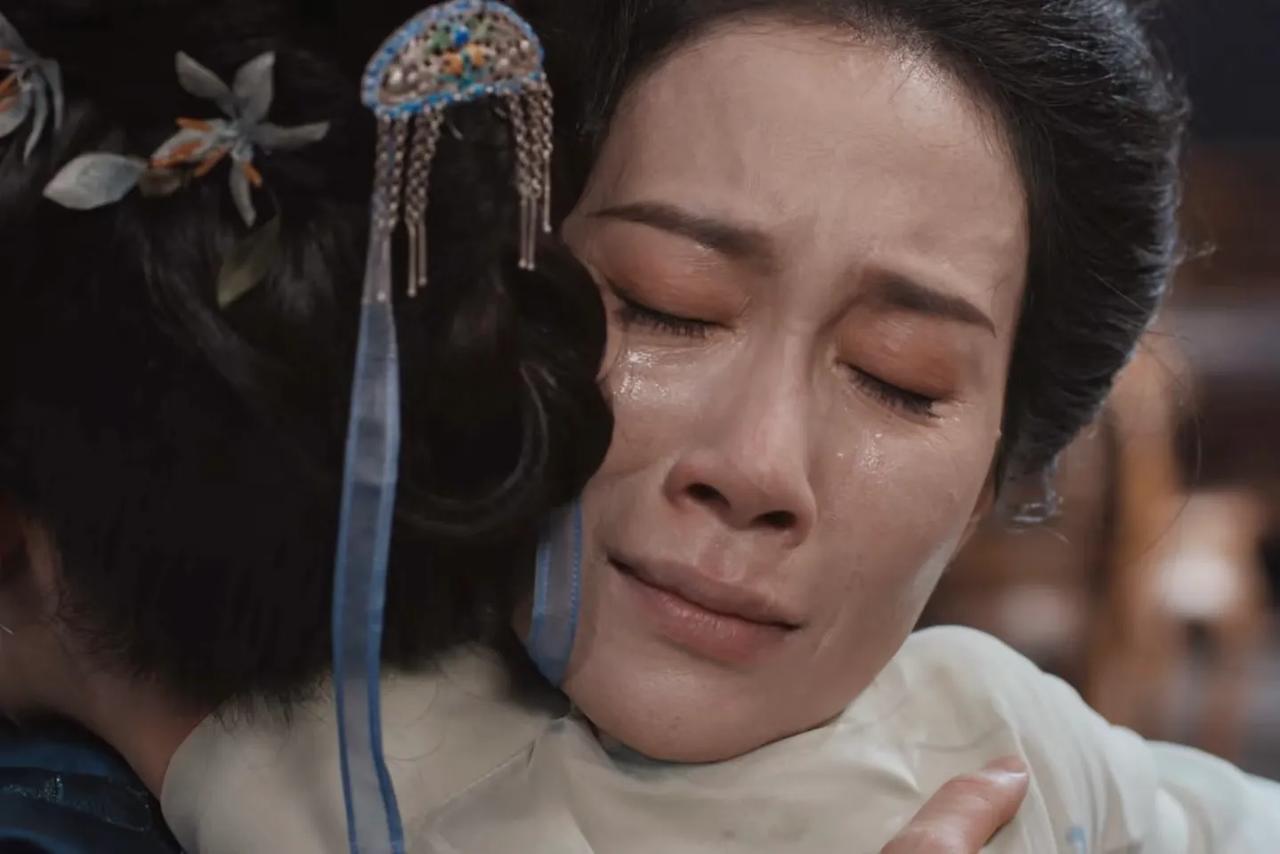 想和温峥嵘说声对不起！第一集骂她太疯的都后悔骂早了。[流泪]

一直以为，温峥嵘