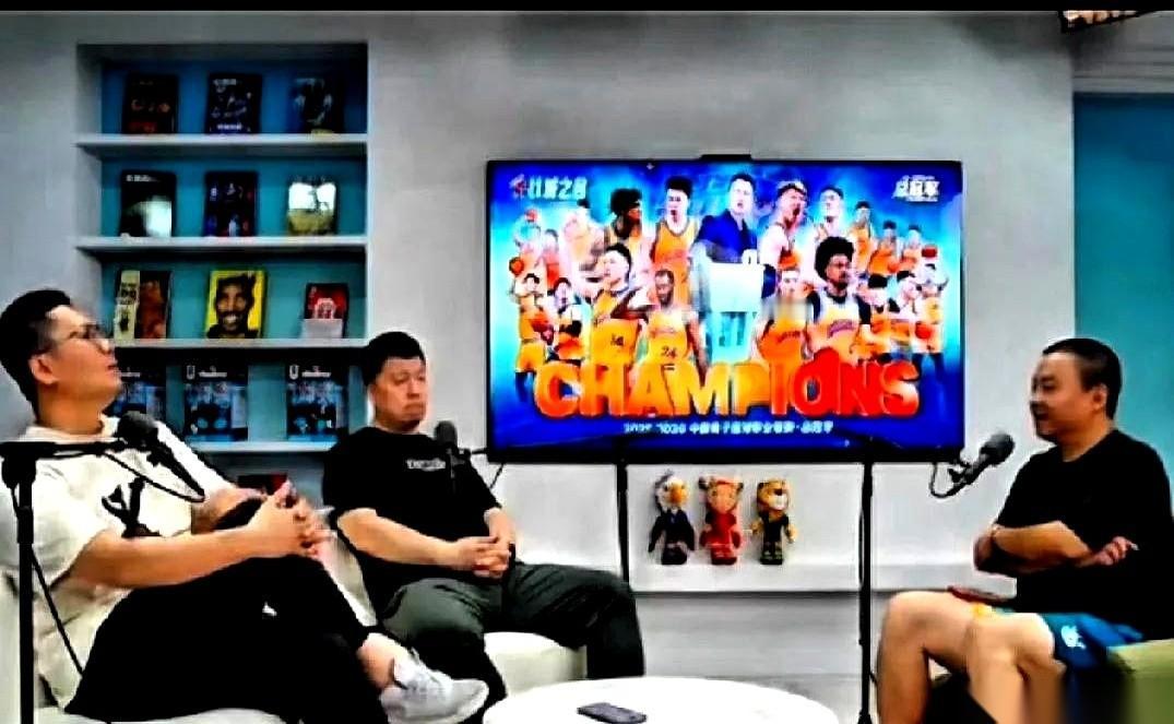 圈里终于有人敢捅破这层窗户纸了。
不是谁的战术不灵了，是“七年之痒”硬生生地杀到
