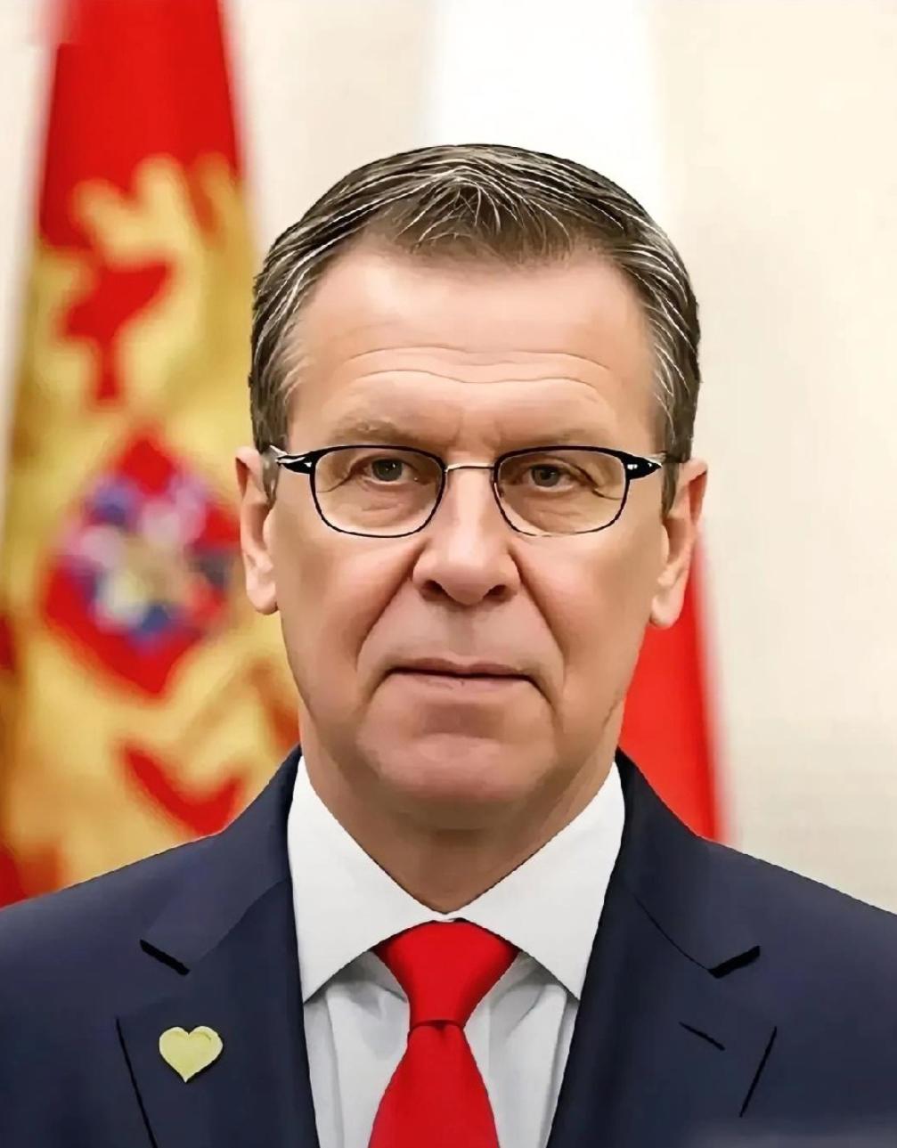 2025年底，俄罗斯外长拉夫罗夫一席话，仿佛向冰封的湖面扔了块石头。俄美同意继续