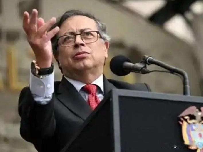 哥伦比亚总统佩特罗向全体官兵下达最新命令！

佩特罗命令，凡是想效忠美国而非哥伦