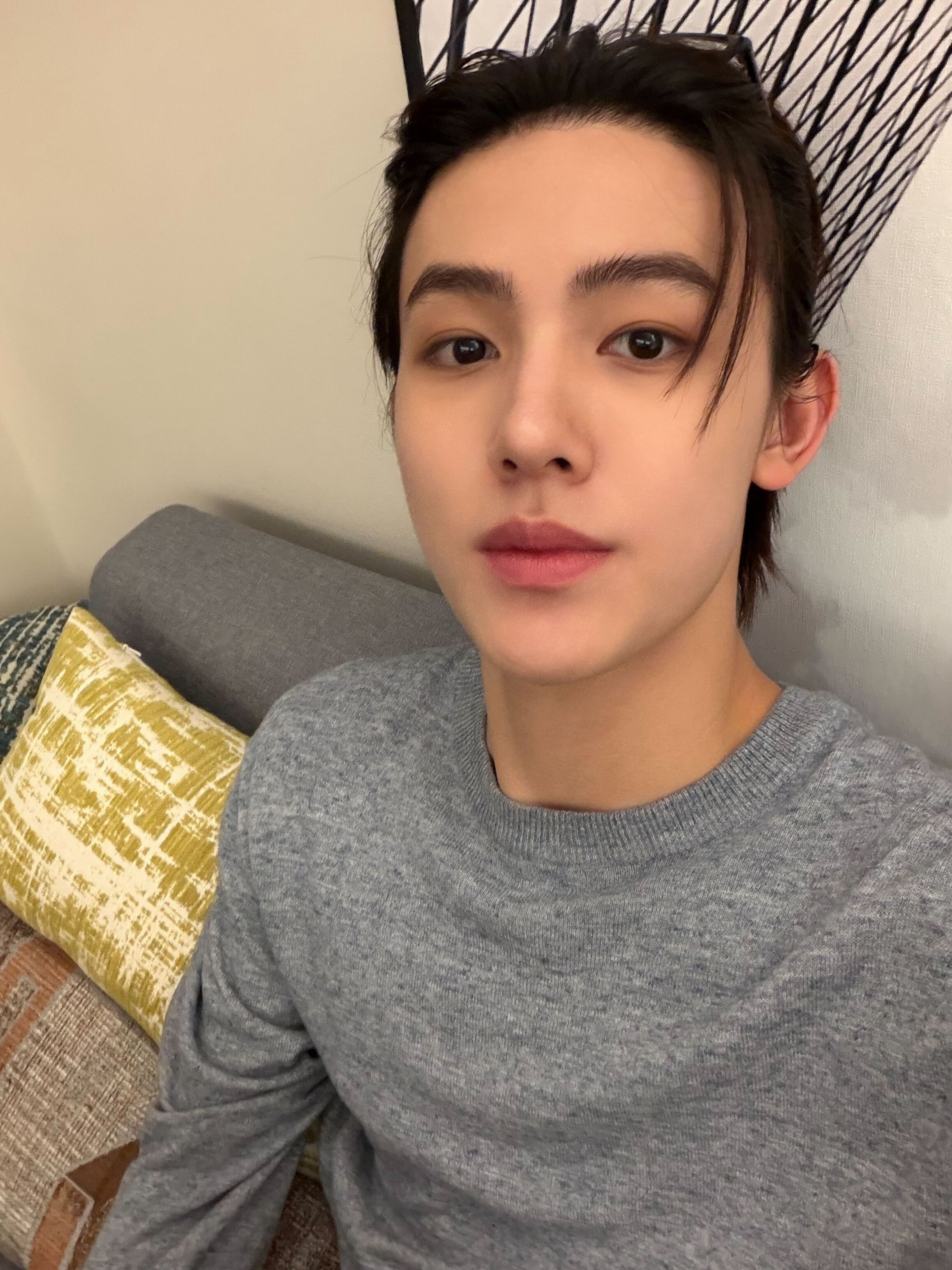 Cortis好生的生图，好帅的一张脸