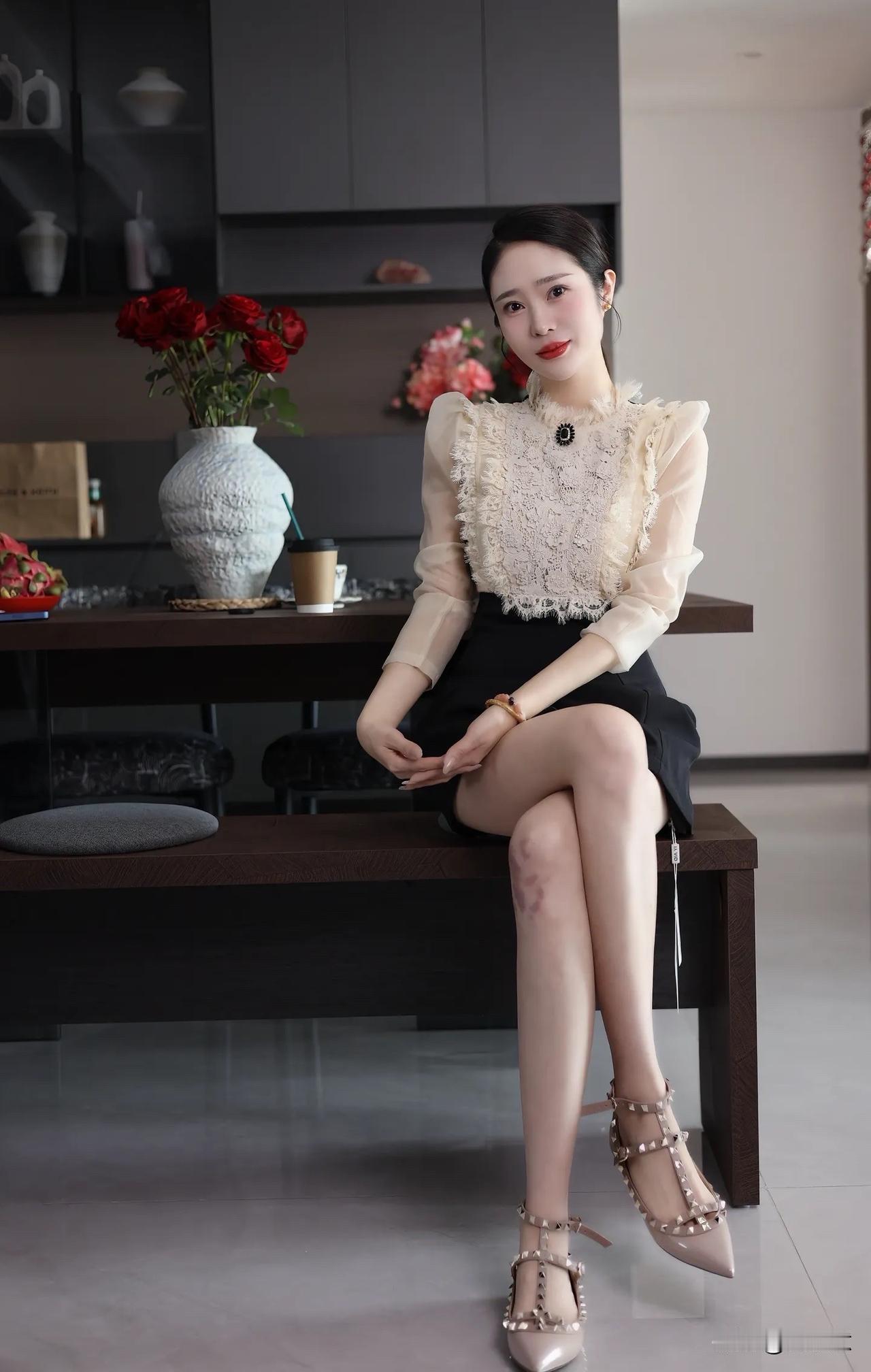 优雅气质穿搭，黑白配尽显时尚魅力！