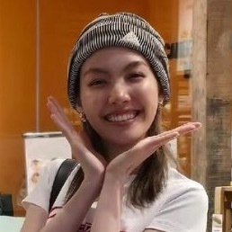 陈奥相关更新 今天有人偶遇小奥逛街小奥：人 噔噔噔 你发现小狗啦 ​​​