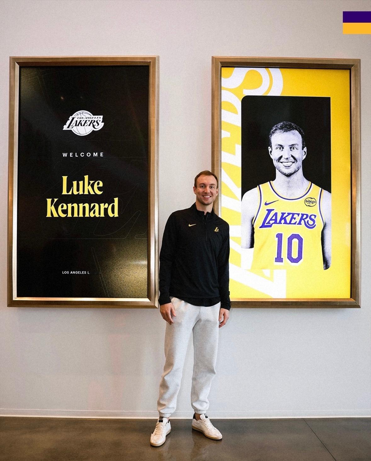 肯纳德抵达洛杉矶📸 