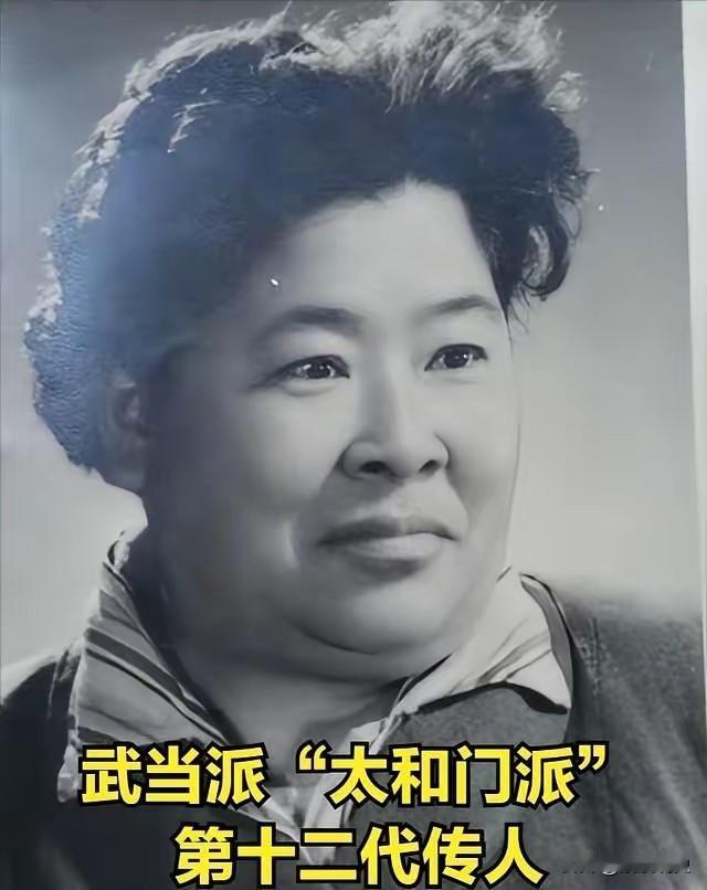 1935年，土匪黑七提出要与红军单挑， 何子友 去迎战，她对黑七说：“比武如果我