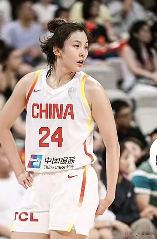 翟若云带领山西女篮今天出战全运会！
今天起，山西女篮由翟若云领衔出征全运会。山西