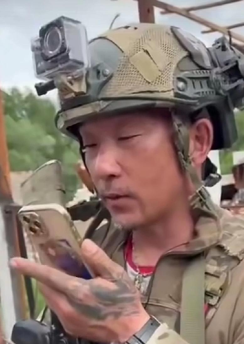 一名日本籍的俄罗斯雇佣兵，他参与到俄乌冲突之中，这估计很多人想不到的吧！
俄罗斯